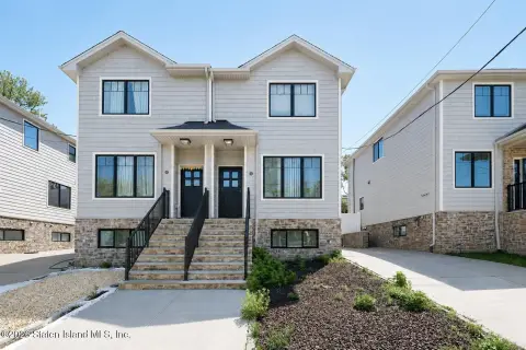 Move-In-Ready Colonial Home