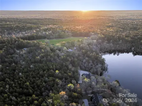 736-Acre Gated Estate Land