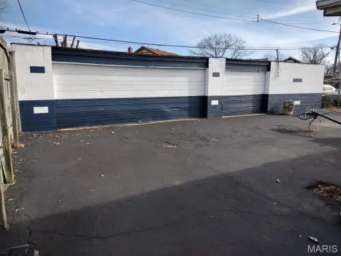 St Louis Garage For Lease