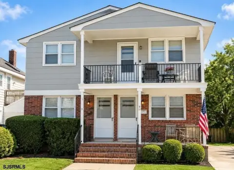 4-Bedroom Duplex with Parking
