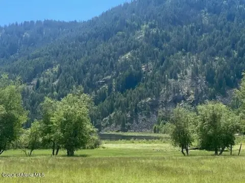Priest River Land with Views