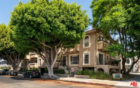 Eight-Unit Apartment Building
