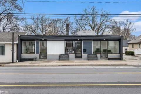 Renovated Commercial Property in Swartz Creek