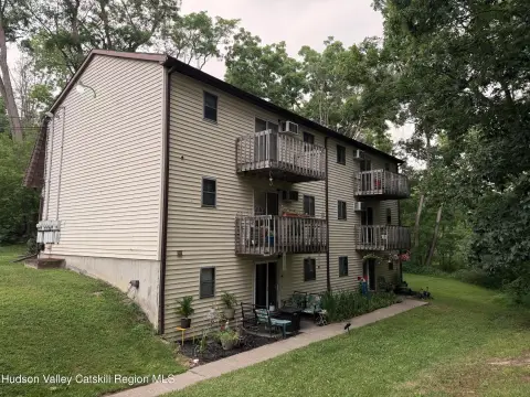 Six-Unit Creekfront Apartment Building