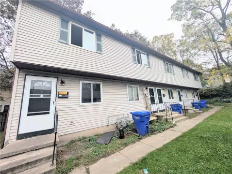 5-Unit Townhouse-Style Apartment Building