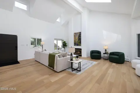 Updated Duplex Near Mountain Access