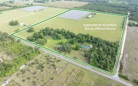 Broiler Farm with On-Site Home