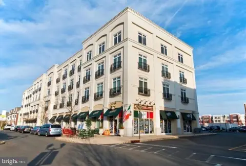 Modern Condo in Robbinsville Center