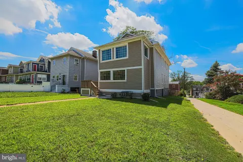 Renovated Triplex with Parking