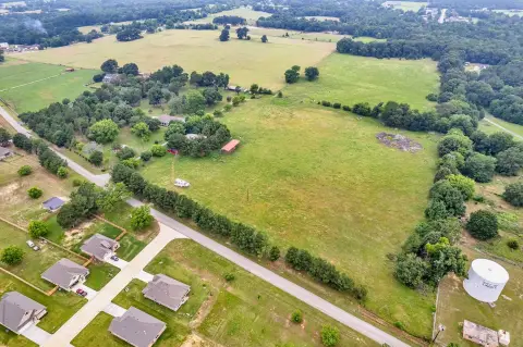 Fenced Agricultural Farmland Tract