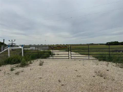 104 Acres Near Elmdale RV