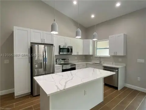 New Duplex with Lanai and 1-Car Garages