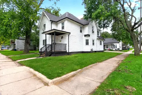 Updated 6-Unit Multifamily Property