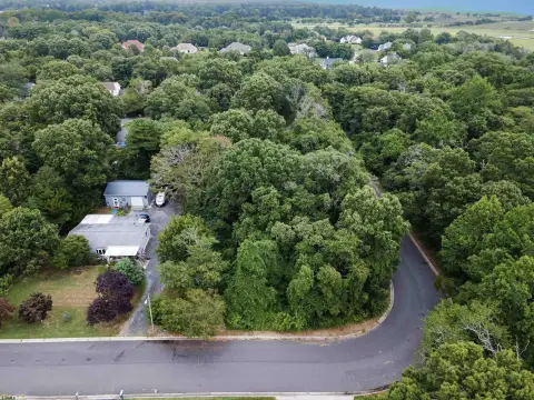 Residential Land in Prime Neighborhood