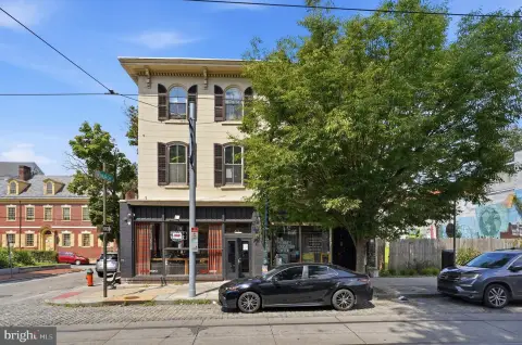 Corner Retail Café Space
