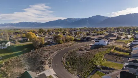 Residential Land in Hyrum, UT