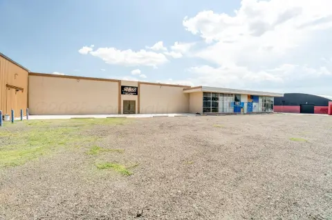 Event Venue with Expansion Space