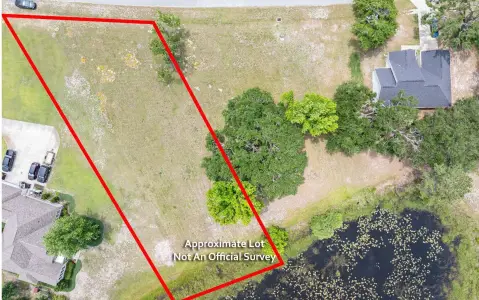 Residential Lot in Lake Community