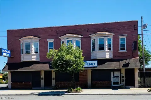 Turnkey Mixed-Use Commercial Property