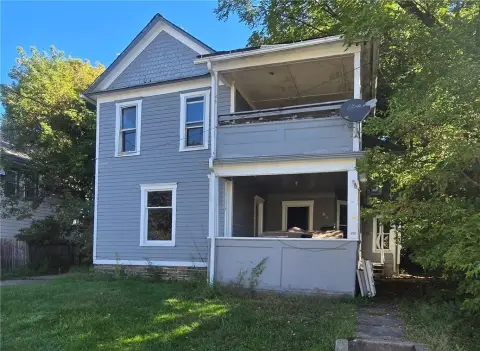 Duplex with Two Porches