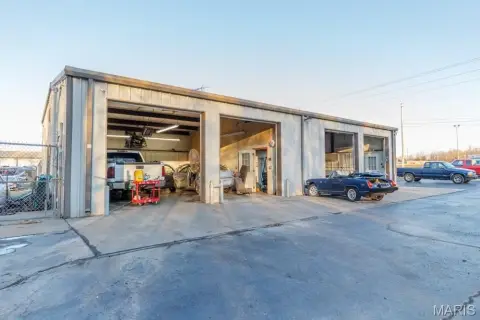 Four-Bay Auto Shop