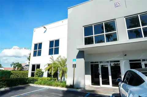 Doral Warehouse with Office Space