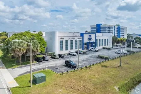Doral Mixed-Use Freestanding Building