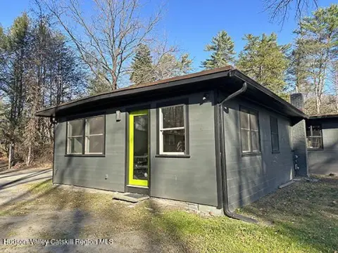 Ground-Floor Office Space with Private Entrance