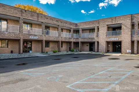 Edison Commercial Property For Sale