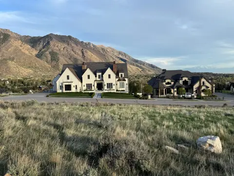 Land with Incredible Mountain Views