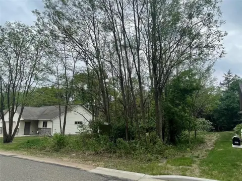 Residential Land in Quaint Neighborhood