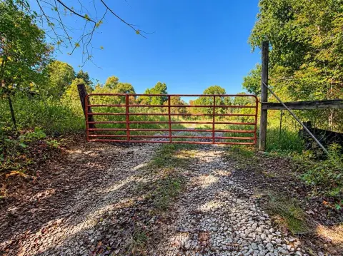 Hunting Land with Hunting House