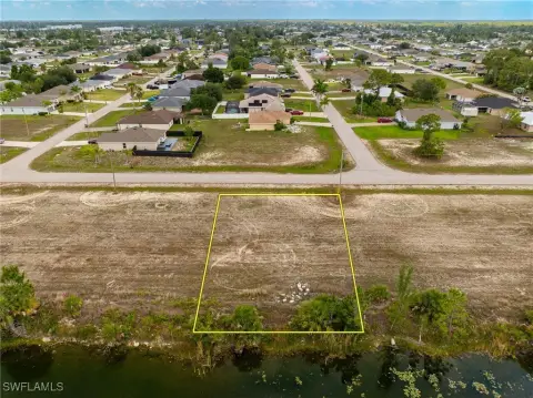 Linda Canal Quarter-Acre Lot