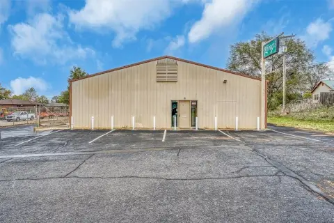 Flex Building With Loading Dock