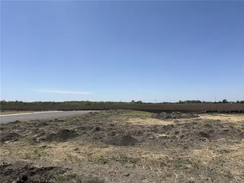 Residential Lot in Maple Lake