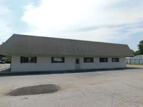 Mixed-Use Property in Paoli, Indiana