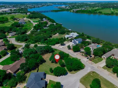 Residential Land in Lakewood Estates