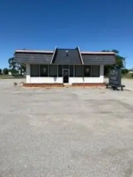 Commercial Building on Highway Frontage