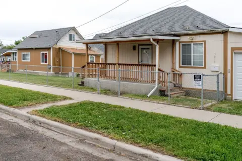 Duplex with Fenced Yard and Alley Access