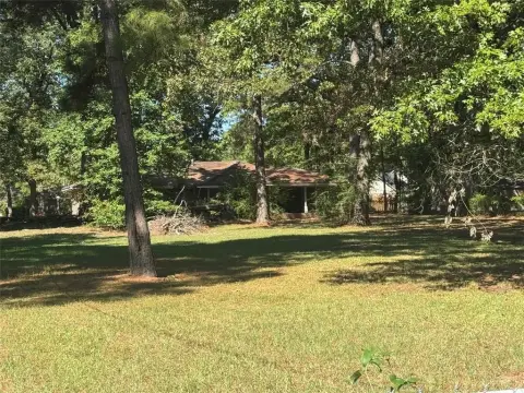 Residential Land in Quiet Neighborhood