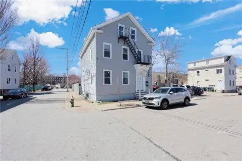 Renovated Multi-Family Near Federal Hill