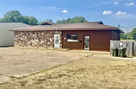 Retail Building with Fenced Yard