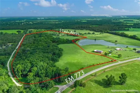 East Texas Acreage with Residence