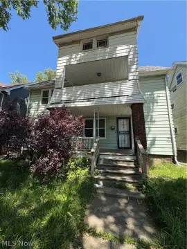 Duplex with Updated Vinyl Windows