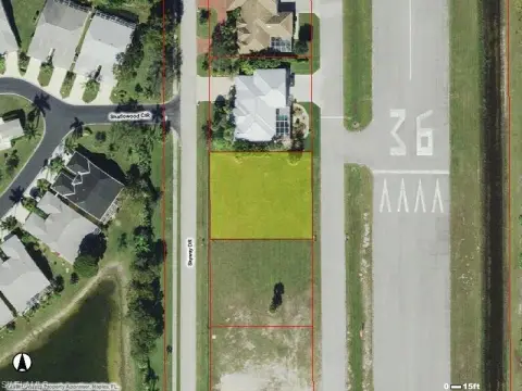 Land in Fly-In Community