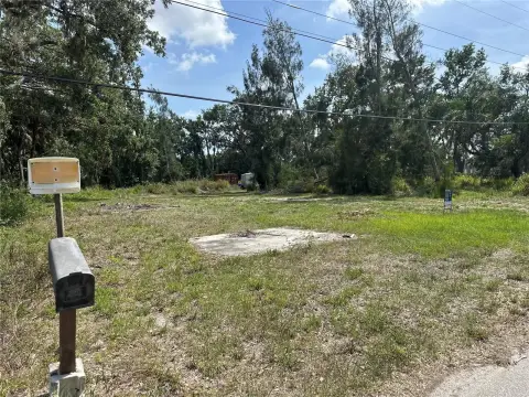 Vacant Lot in Established Neighborhood
