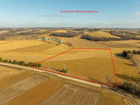 Buildable Lot Between New Glarus
