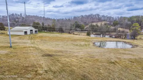 Equestrian Farm With Barn