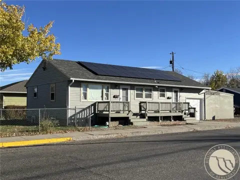 Affordable Duplex with Finished Lower Unit