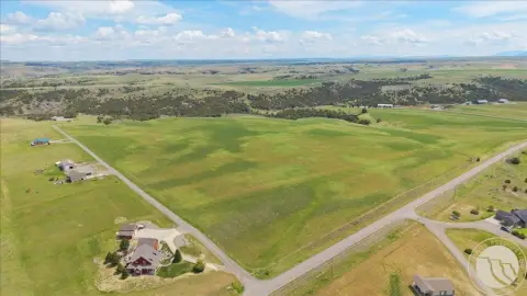 53 Acres with City Views
